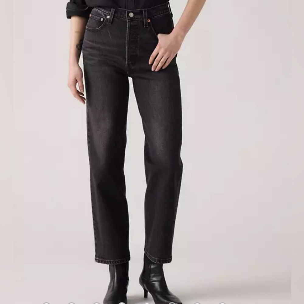 Levi’s Ribcage jeans